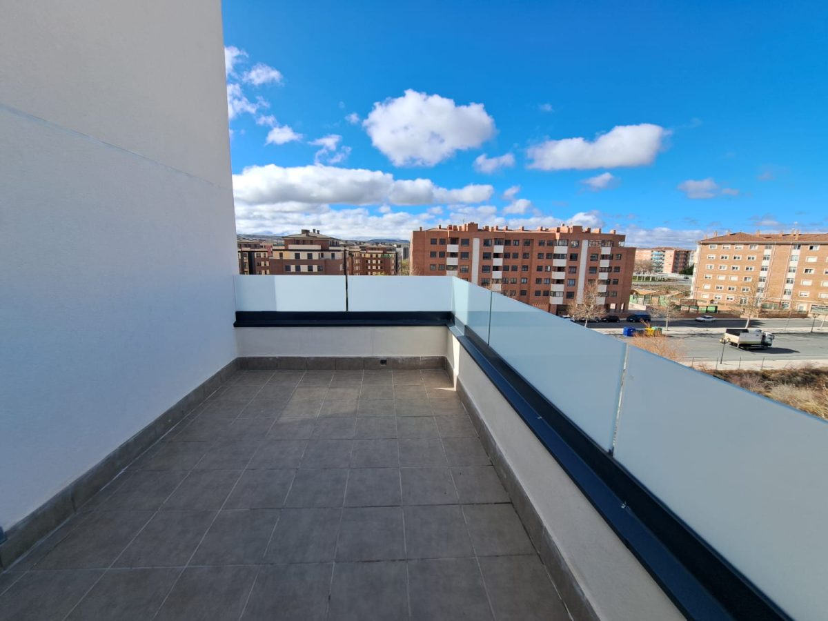 T.ALBINONNI 2 dormitorios con terraza